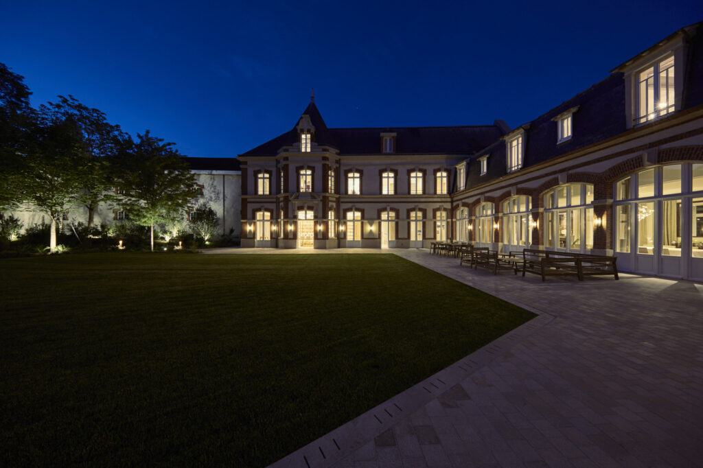 ©MIKAEL BENARD_EXTERIEURS MAISON CHAMPAGNE KRUG SCENEO